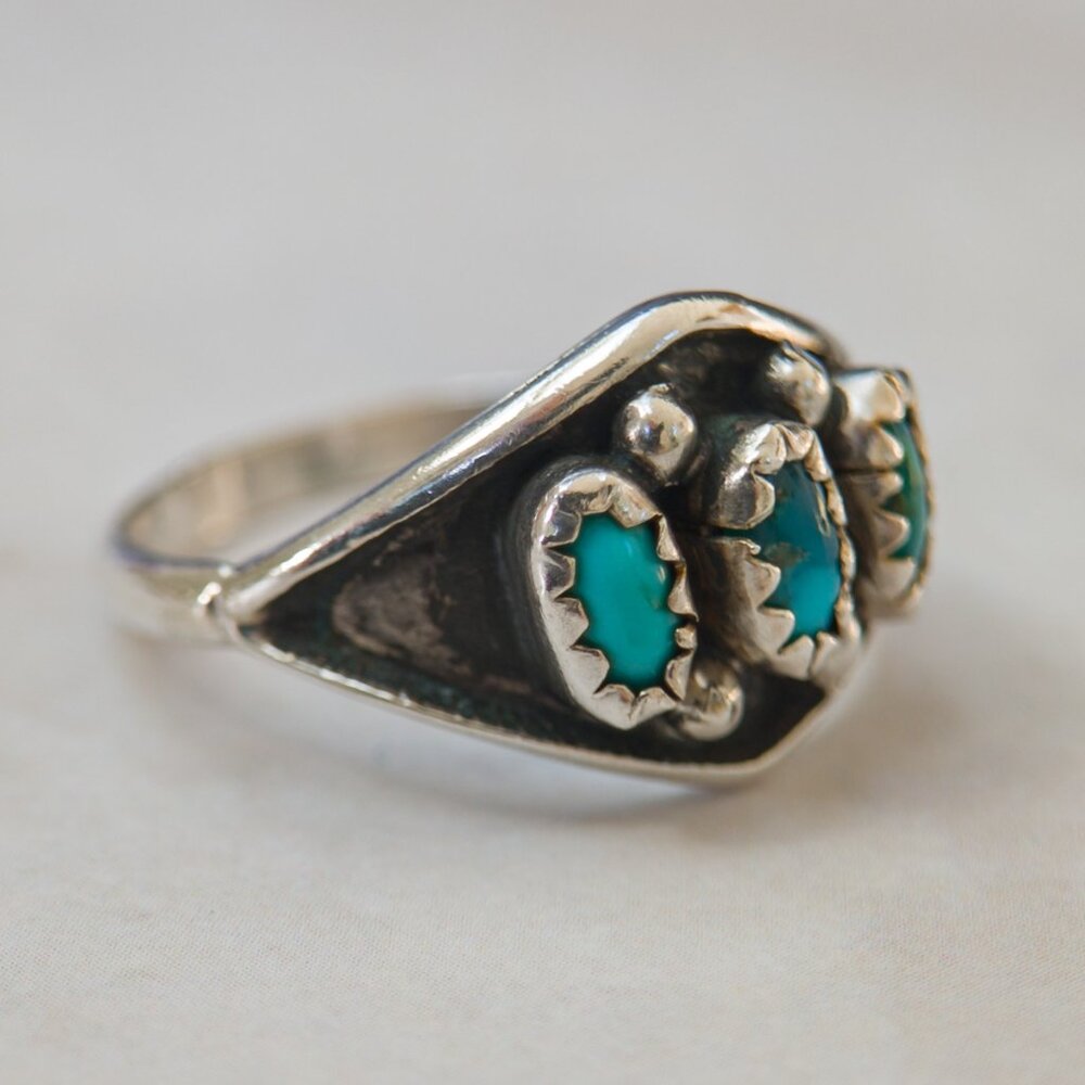 Sterling Silver Turquoise Trio Ring, Sz 5.25 — Southwest serrated bezel - Picture 8 of 13